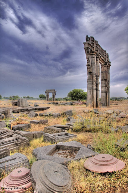 Руины династии Какатия. Какатия Кала Торанам