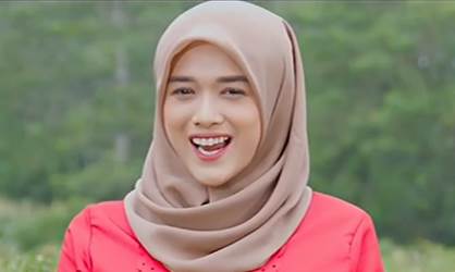 Cewek Hijab Iklan Susu Jahe Sidomuncul Petani Sejahtera Arida Nuraini Primastiwi Riri