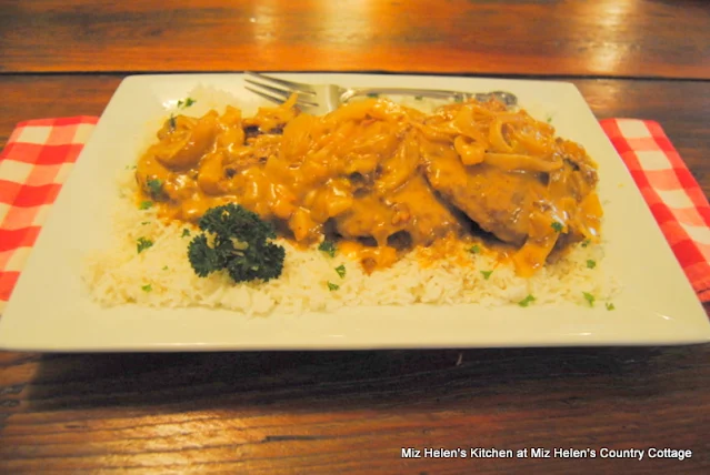 Slow Cooker Smothered Steak at Miz Helen's Country Cottage