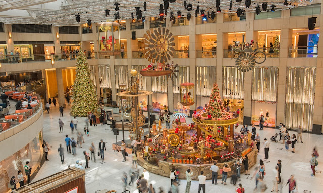 LANDMARK Celebrates Christmas with 80 Santa Paws Teddy Bears