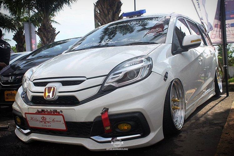  Modifikasi  Mobil Ceper  Honda  Mobilio  Putih Owner 