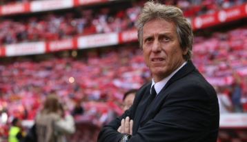 Flamengo perde seu maior ídolo dos último anos; Jorge Jesus assina com Benfica