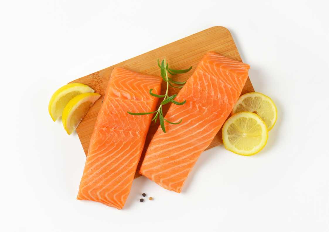 Low Carb Essentials - Seafood, salmon slices and lemon