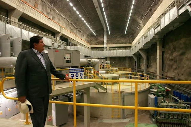 23-04-2010 En CAÑETE, el ex presidente Alan García inauguró la Central Hidroléctrica El Platanal, ubicada en el distrito de Zuñiga, localidad de San Juanito.