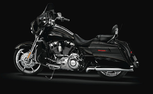 2012-Harley-Davidson-FLHXSE3-CVO-Street-Glide-Dark-Slate