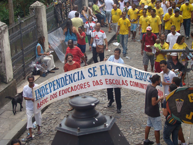 Um 2 de Julho de muitos protestos