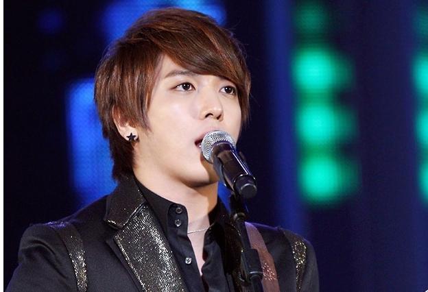 Jung Yong Hwa (CNBlue) đẹp trai và lịch lãm