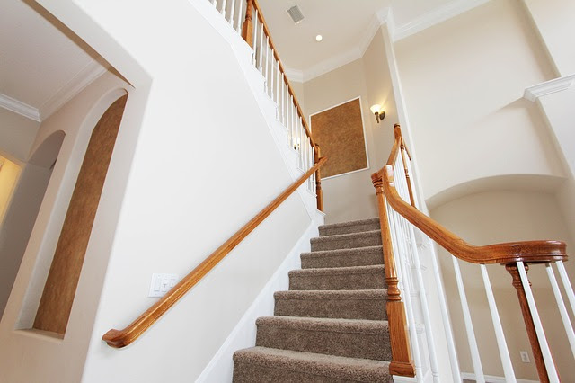 階段上の中途半端なクローゼットを片づける こぎれいな家暮らし
