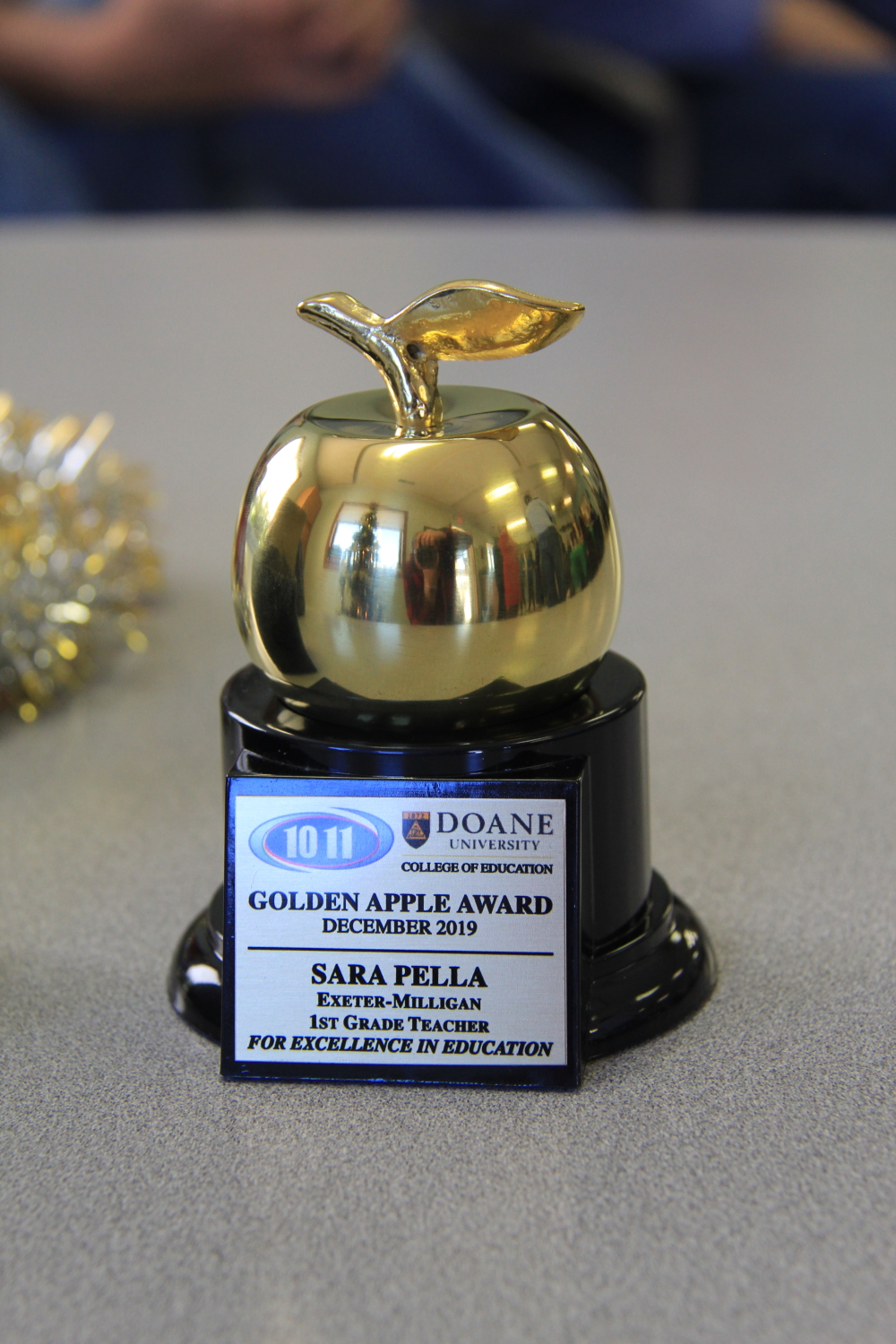 Village Of Exeter Exeter Milligan Teacher Awarded Golden Apple By 10 11 News