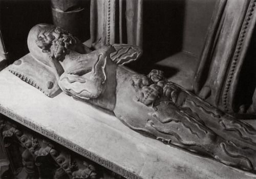 Transi de François I de la Sarrà