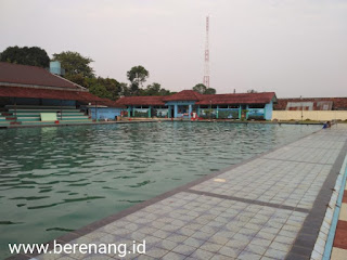 kolam renang pelopor brimob