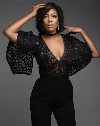 Fans Blasts Actress Chika Ike After Sharing Bralesss Photos Showing Her Full B00bies