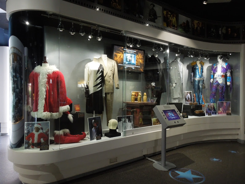 Universal Studios Hollywood movie costume prop exhibit