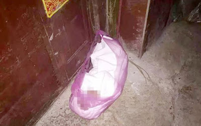 ΦΡΙΚΤΟ! ΕΓΛΗΜΑ: Έβαλε το δύο ωρών μωρό της σε πλαστική σακούλα και το άφησε να πεθάνει! (ΦΩΤΟ)