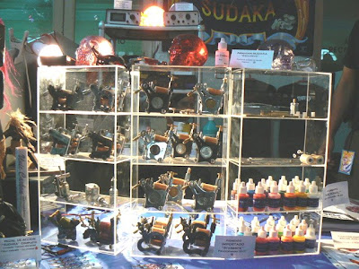 FOTO VIEJA DEL STAND EN LA CONVENCION "MANDINGA TATTOO 2007" EN MAR DEL