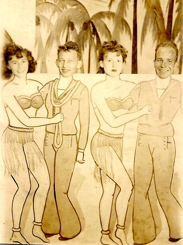 Souvenir Hula & Sailors, 1940's