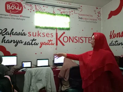 memberdayakan perempuan melalui indscript creative