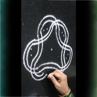 snake-kolam-with-dots-pic-1308ac.png