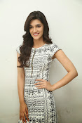 Kriti sanon new glamorous photos-thumbnail-42