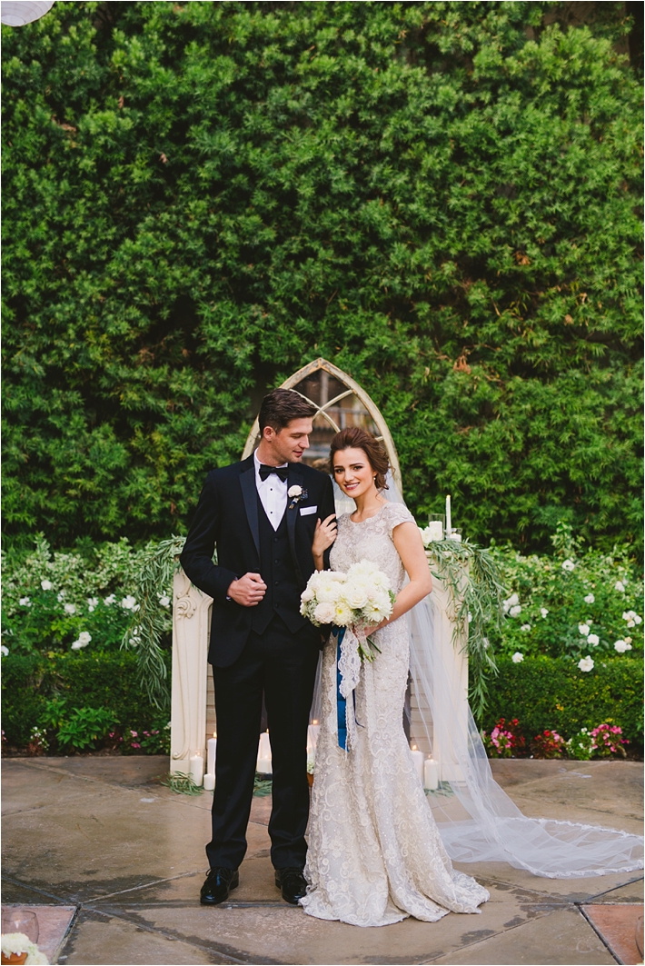 Elegant bride & groom look // Photo by Closer to Love Photography via @thesocalbride