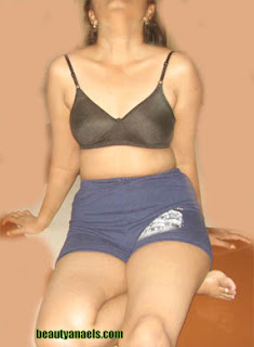 Hot Mallu Desi Aunties Hot Leg Show http://rkwebdirectory.com/
