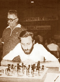 El ajedrecista Roberto Debarnot en 1978