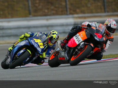 Valentino Rossi versus Alex Barros 