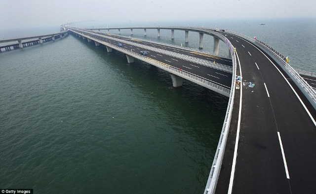 Jembatan Laut Terpanjang Di Dunia Kini Dibuka Di Cina [ www.BlogApaAja.com ]