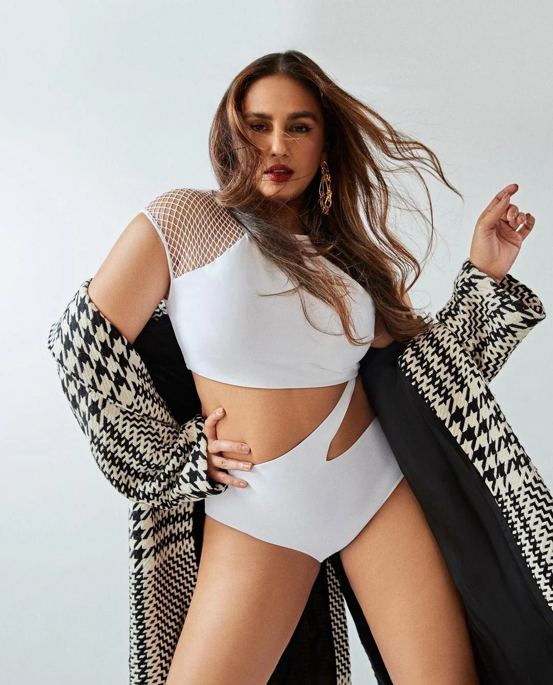 Huma Qureshi white swimsuit curvy body