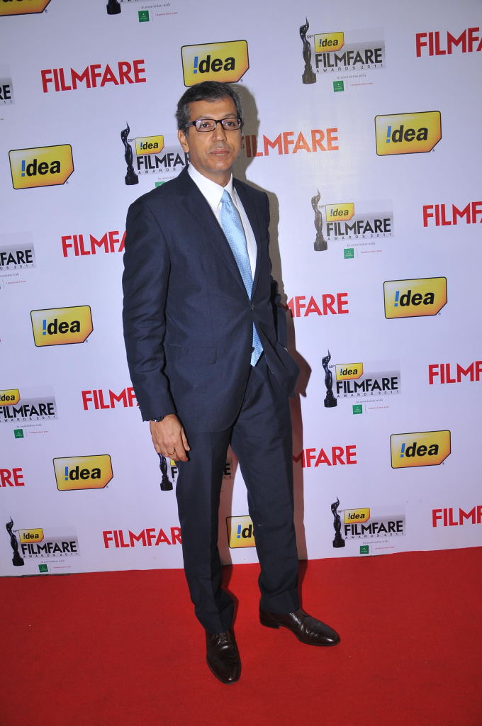 Stars-At-59th-South-Filmfare-Awards-Red-Carpet-4.jpg