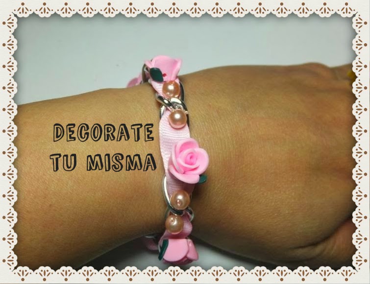 http://decoratetumisma.blogspot.com.es/2014/03/pulsera-con-lazo-de-raso-y-rosas.html