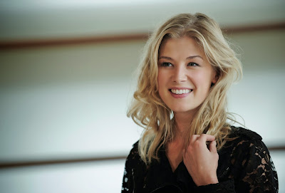 Free Rosamund Pike Hot and Sexy HD Wallpapers