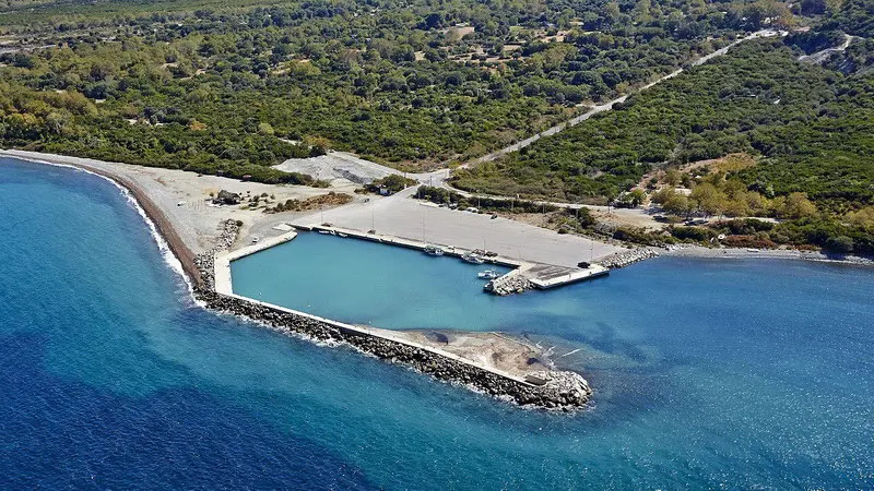 Κλειστό παραμένει το λιμάνι των Θέρμων Σαμοθράκης παρά τις διαβεβαιώσεις του κ. Δούκα