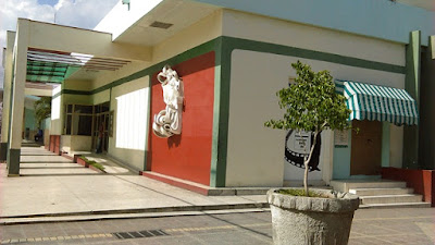 Videobar Huambo, en la esquina del parque José Martí, en Guantánamo, Cuba 