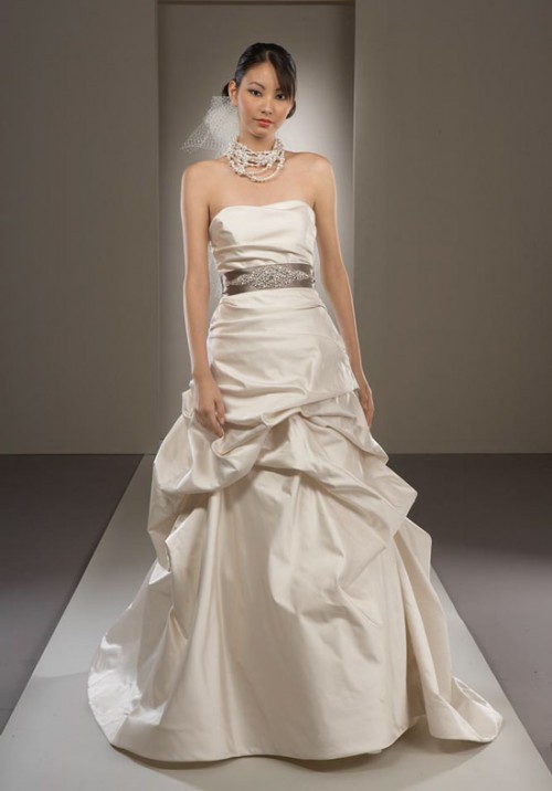 The Elegant Wedding Gown 
