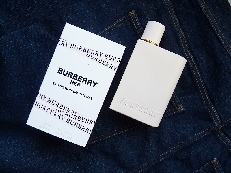 Burberry Her Eau de Parfum Intense zapach dla dziewczyny z sąsiedztwa
