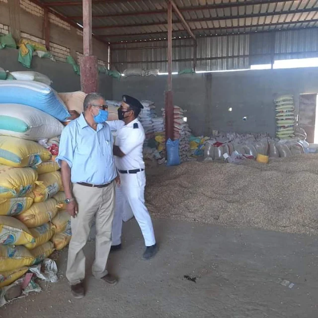 الزراعة: ضبط 20 ألف طن اعلاف وخامات للتصنيع بدون ترخيص في محافظة مطروح