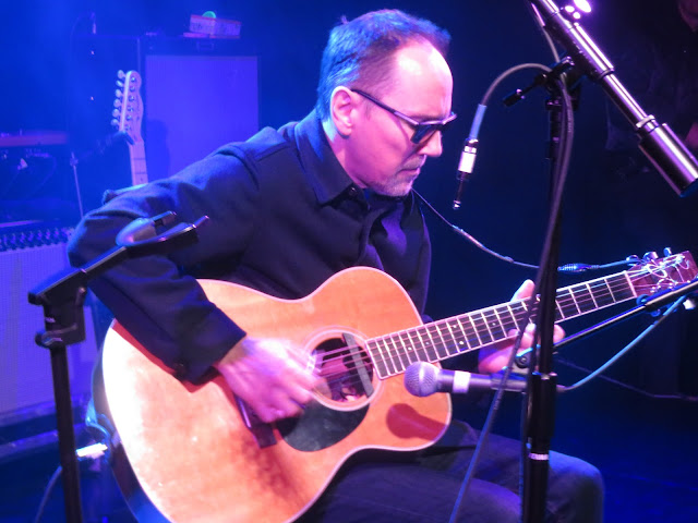 Kris Dollimore opened with a solo set, then performed in Del Amitri at le Poisson Rouge on April 18 Kris Dollimore opened with a solo set, then performed in Del Amitri at le Poisson Rouge on April 18