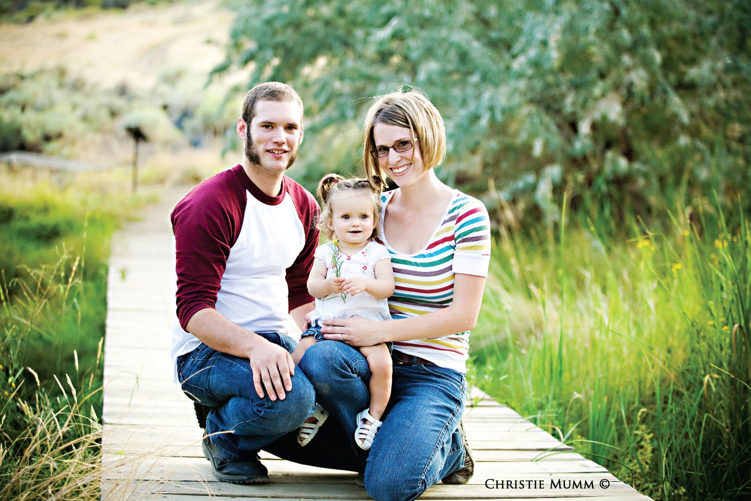 10 Family Picture Poses You Need at Your Family Pictures Session -