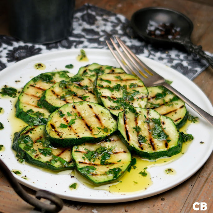 Recept: zo maak je zelf gegrilde courgette, heerlijk gemarineerd! 