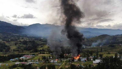 KKB Kembali Mengganas, Bakar 16 Rumah Warga di Distrik Ilaga Papua, Petugas yang Hendak Memadamkan Api Diadang