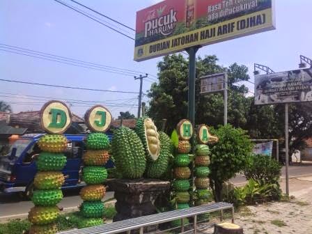 WISATA OLEH OLEH DI TANJUNG LESUNG