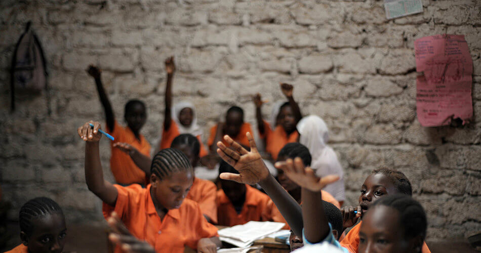 55 Stunning Photographs Of Girls Going To School In Different Countries - Kenya