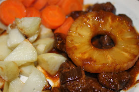 Barbecued pork with pineapple