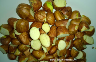 Peeled jack fruit seeds