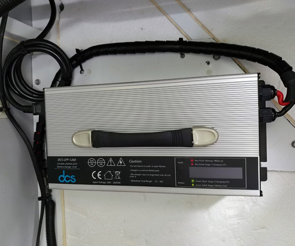 marine-solar-battery-charger