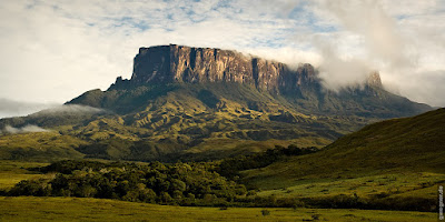 http://mostlovelyplace.blogspot.com/2015/06/beautiful-place-mount-roraima-venezuela.html