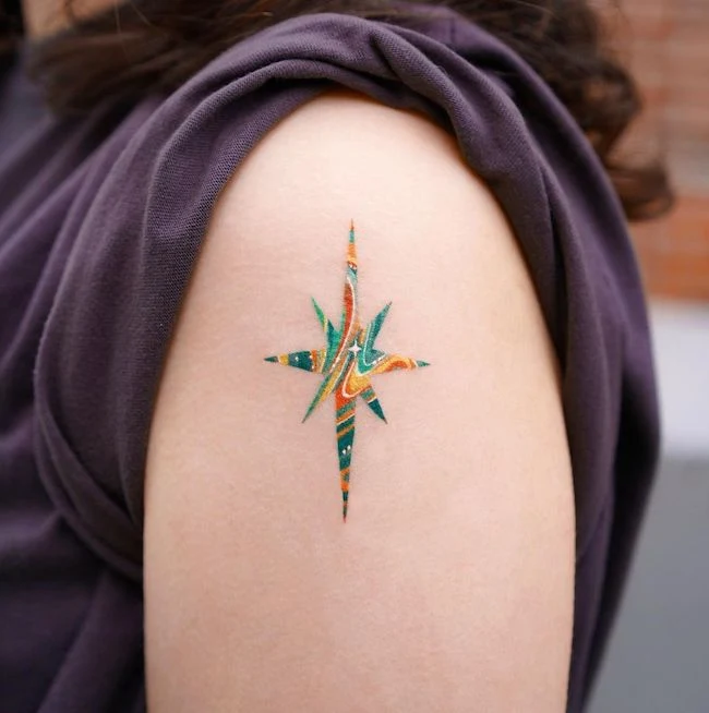 Tatuajes de Estrellas en Hombros