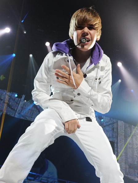 justin bieber 2011 tour photos. justin bieber 2011 tour