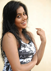 SHAMNA KASIM-POORNA Hot Pics